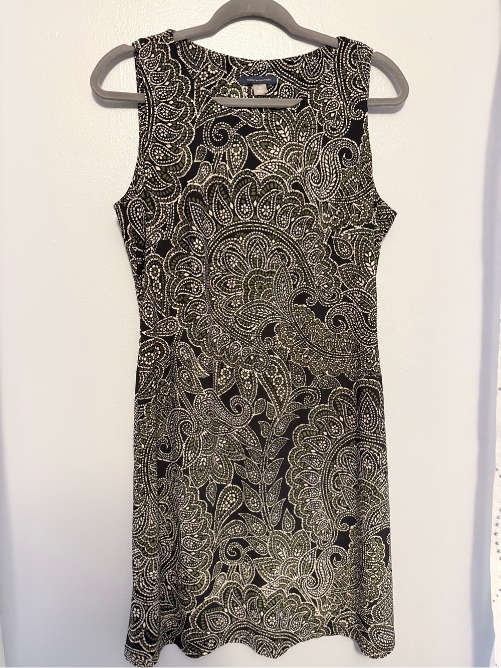 Tommy Hilfiger Size 10 Paisley Sleeveless Shift Dress Black Olive